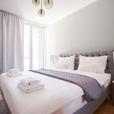 Exclusive 2-Bedroom Condo With Pool & Balcony Vienna Exterior photo
