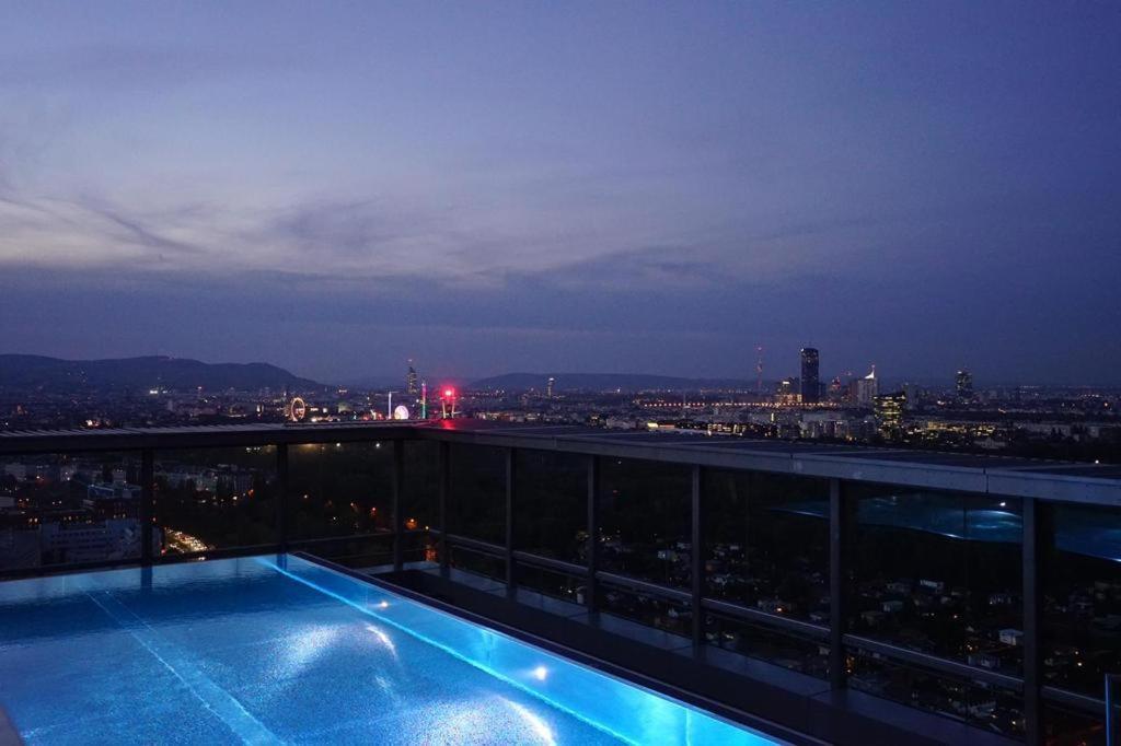 Exclusive 2-Bedroom Condo With Pool & Balcony Vienna Exterior photo